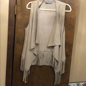Bagatelle size L faux suede fringe vest